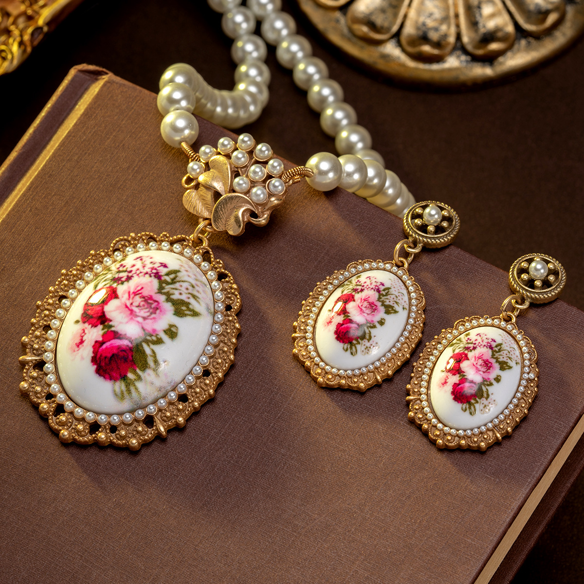 Enamel Flower Pearl Necklace Set